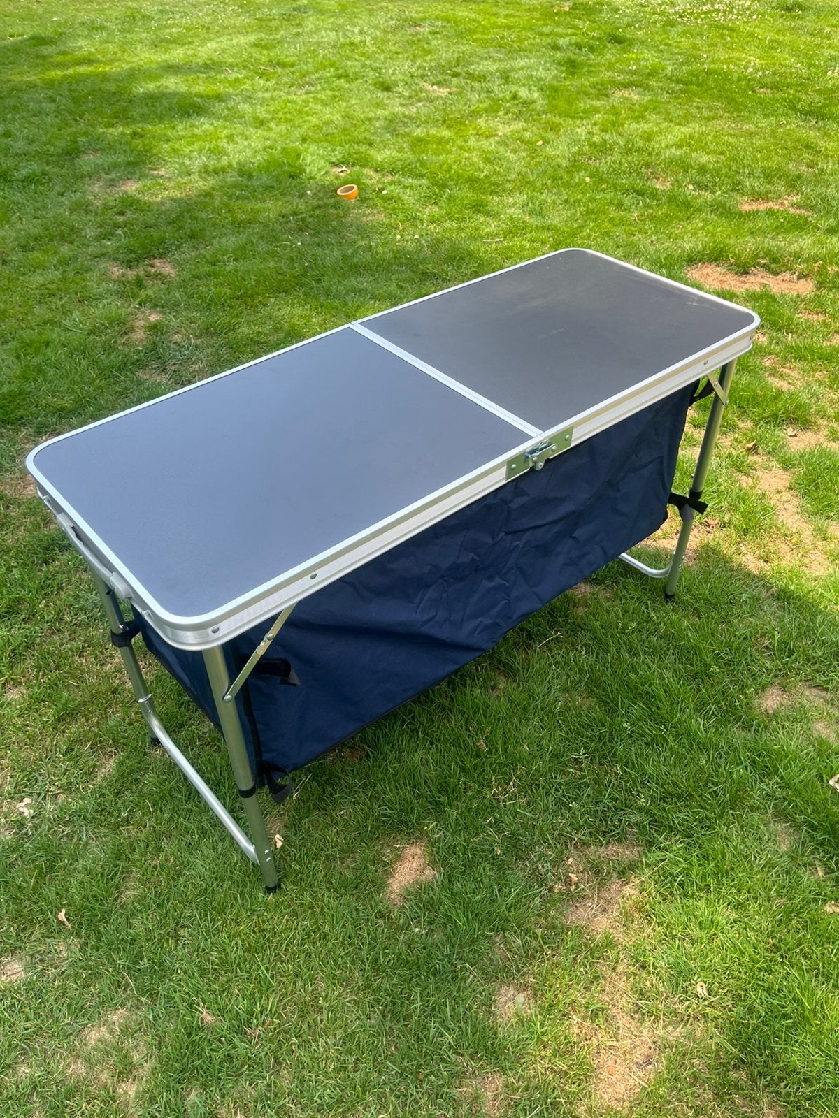 Campingtafel, kastje, Ophalen, Zo goed als nieuw, Campingtafel