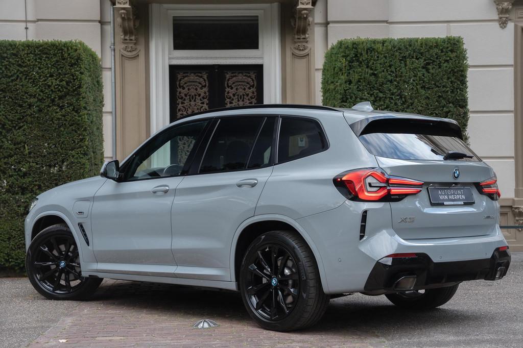 BMW X3 xDrive30e High Executive TREKHAAK | LEDER | HIFI | CA, Auto's, BMW, Gebruikt, 4 cilinders, Bedrijf, Vierwielaandrijving