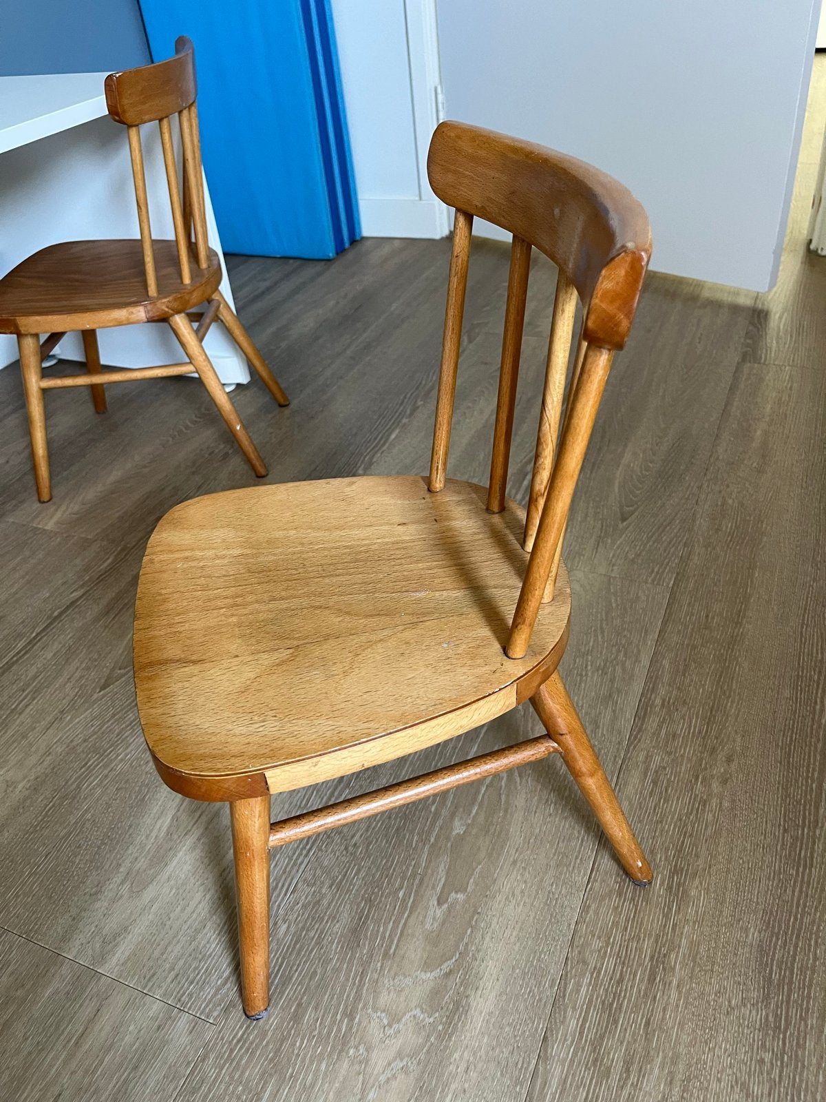 2 retro houten kinderstoeltjes, Kinderen en Baby's, Kinderkamer | Tafels en Stoelen, Ophalen, Gebruikt, Stoel(en)