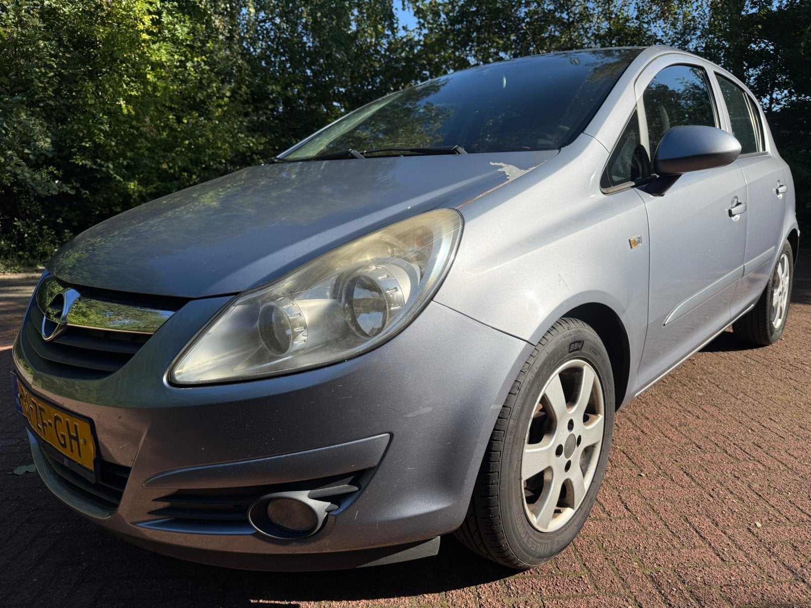 Opel Corsa 1.4 16V 5D 2008 Grijs, Auto's, Voorwielaandrijving, Zwart, 49 €/maand, Origineel Nederlands
