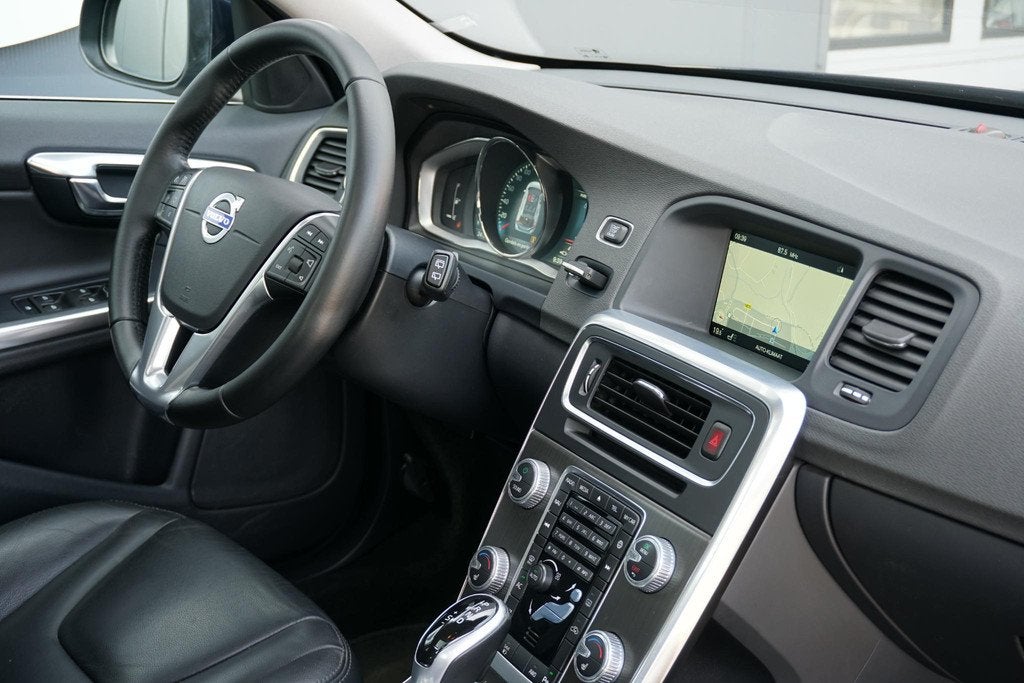 Volvo V60 2.4 D6 Twin Engine R-Design * dealer onderhouden *, Auto's, Automaat, Blauw, Automatische klimaatregeling, Vierwielaandrijving