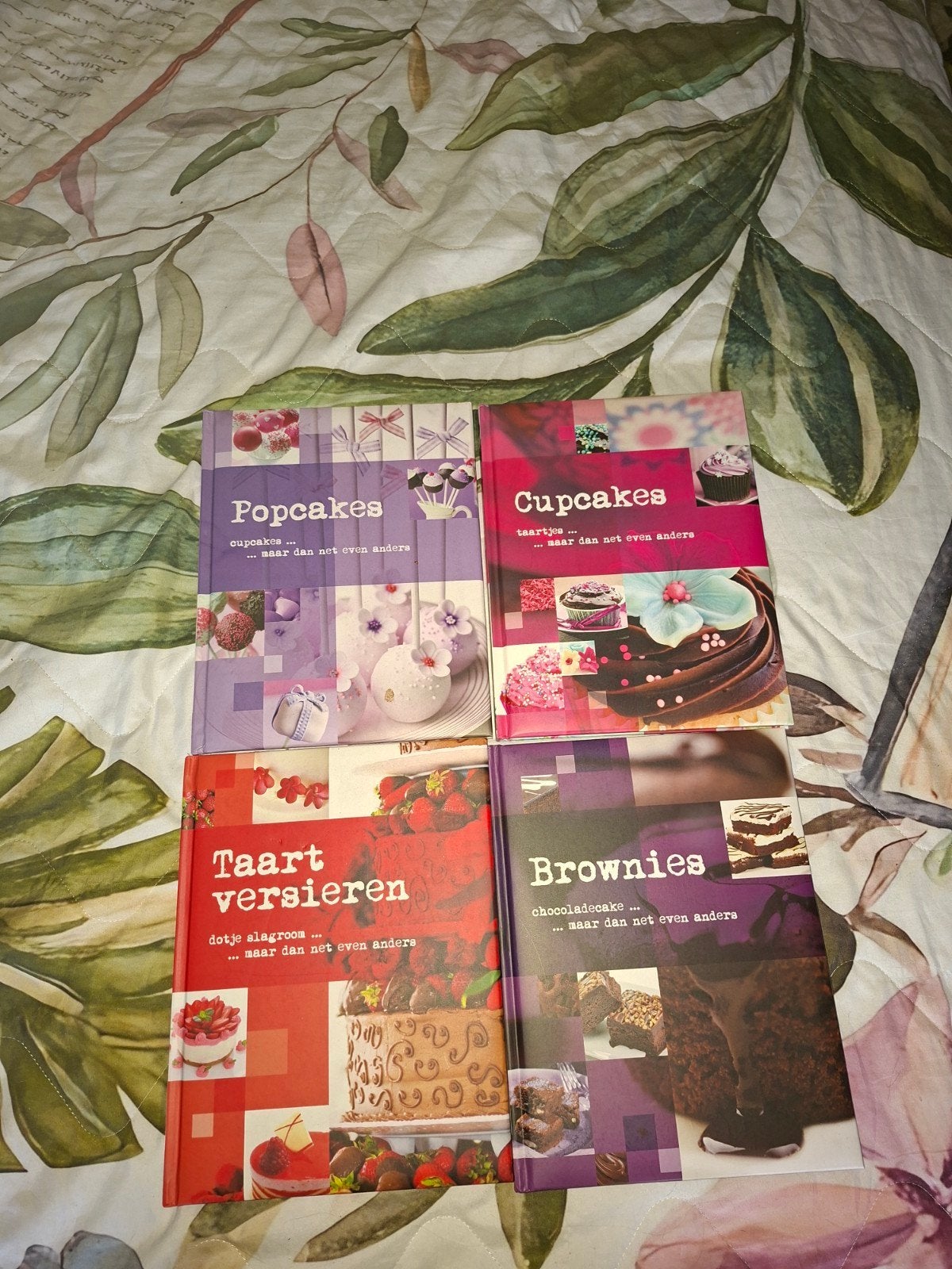 Bakboeken: Taart, Cupcakes, Popcakes, Brownies, Ophalen of Verzenden, Zo goed als nieuw, Taart, Gebak en Desserts