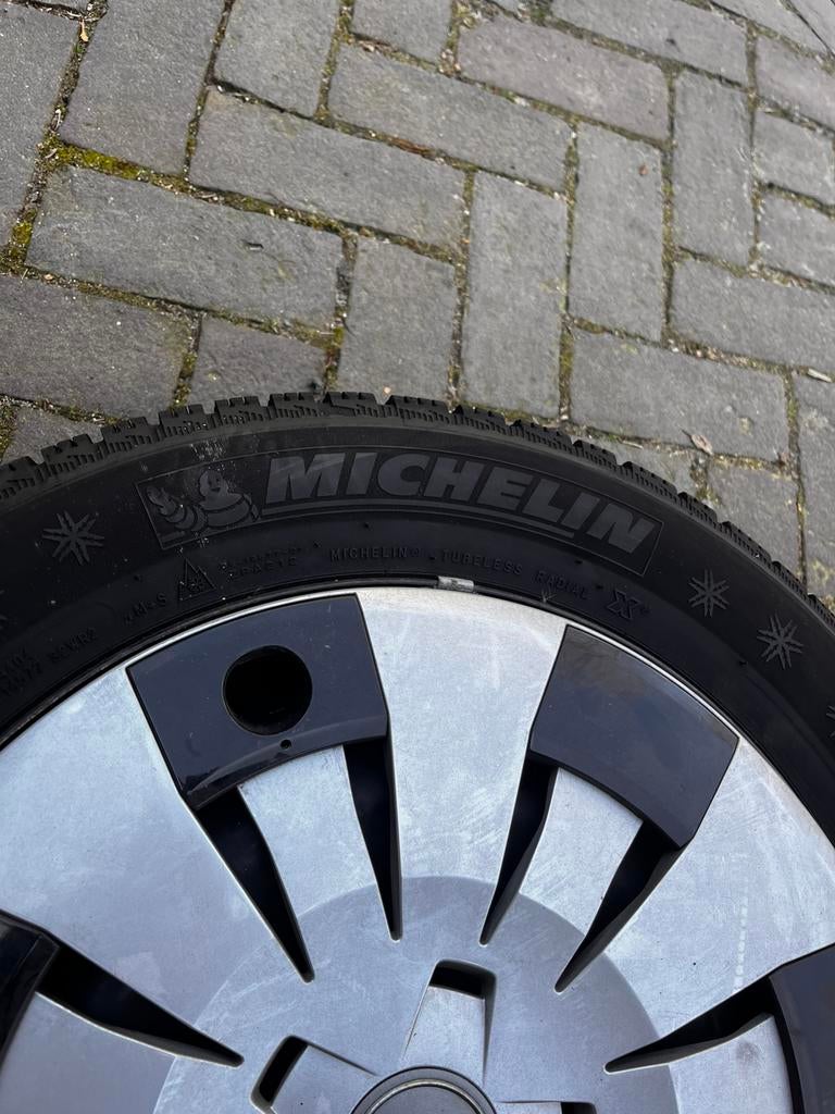 Audi a3 staalvelgendoppen Michelin alpin5 winderbanden nieuw, Ophalen, Zo goed als nieuw