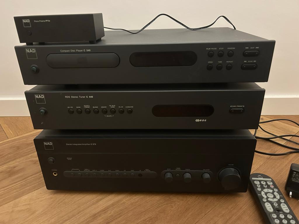 NAD Hifi Set: C549 CD-speler, C440 Tuner, C372 Versterker, Overige merken, Zo goed als nieuw, Cd-speler, Losse componenten