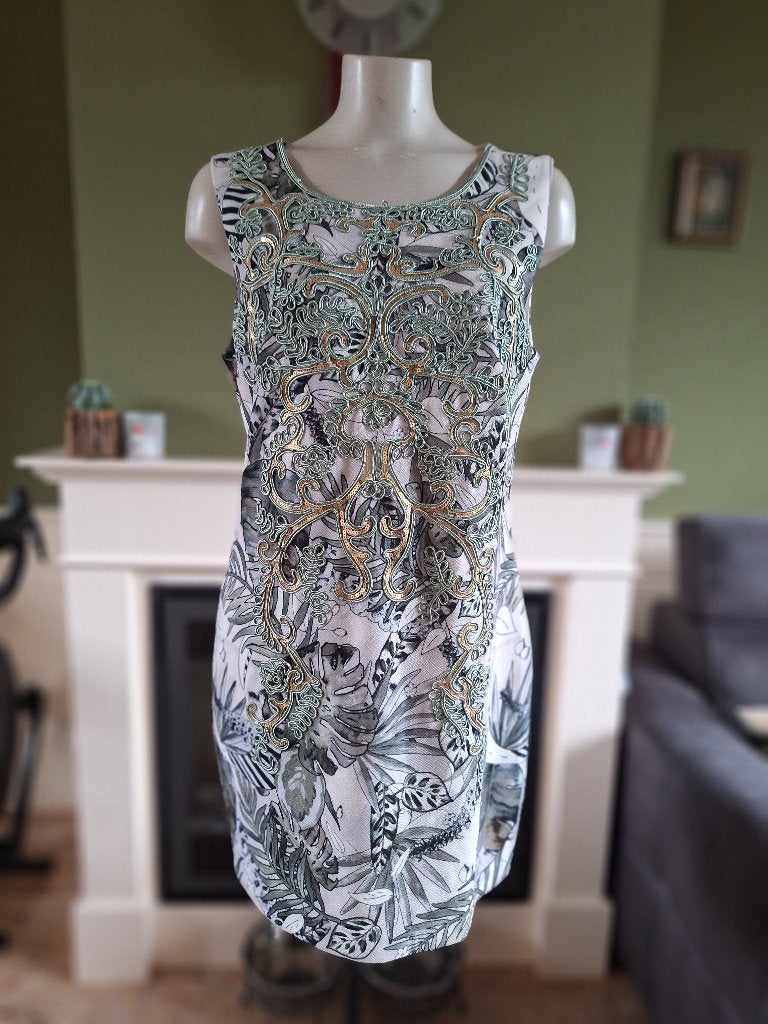 K-Design jurk prachtige geborduurde jurk groen goud XL, Kleding | Dames, K-design, Maat 42/44 (L), Ophalen of Verzenden, Zo goed als nieuw