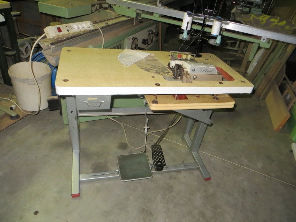 2 draads overlock machine, Gebruikt, Lockmachine, Industrieel, Ophalen