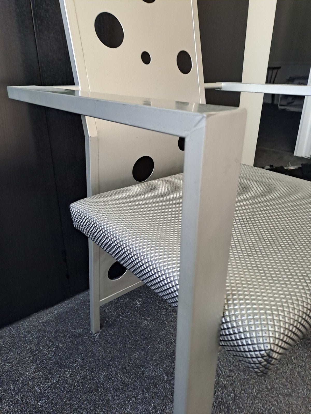 Bijzonder mooie unieke stoel (eyecatcher) te koop., Ophalen, Kunststof, Gebruikt, Eén