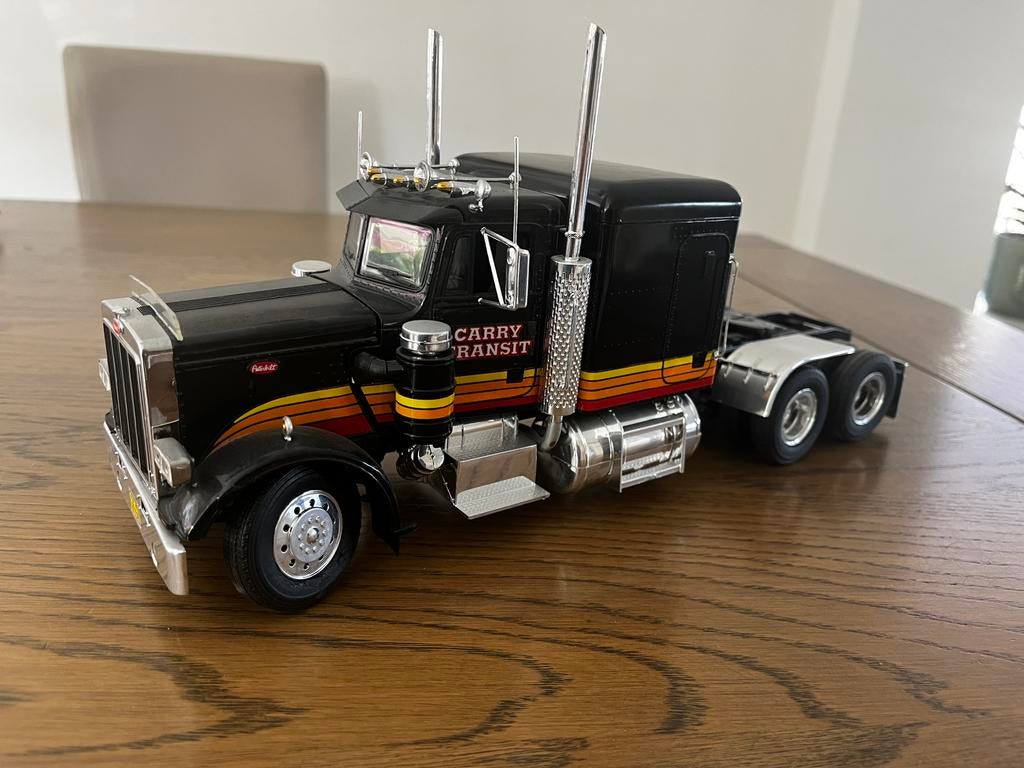 Revel 1:24 Peterbilt 359 metaal, Ophalen of Verzenden, Zo goed als nieuw, Overige merken