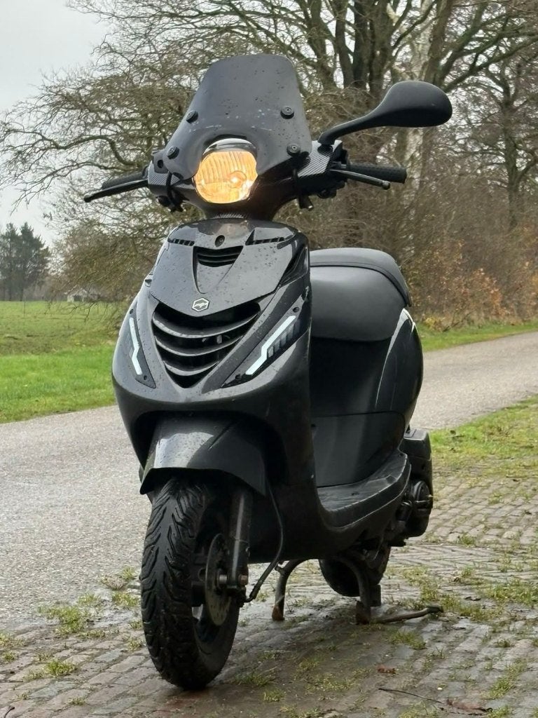 Piaggio zip 4t, Fietsen en Brommers, Scooters | Piaggio, Ophalen, Gebruikt, Zip, Benzine