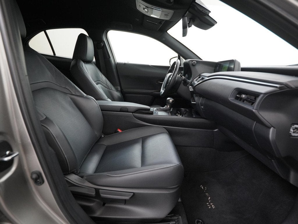 Lexus UX 250h Luxury Line | Leder | Zondag Open!, Auto's, Lexus, 12 maanden, Gebruikt, 4 cilinders, Leder