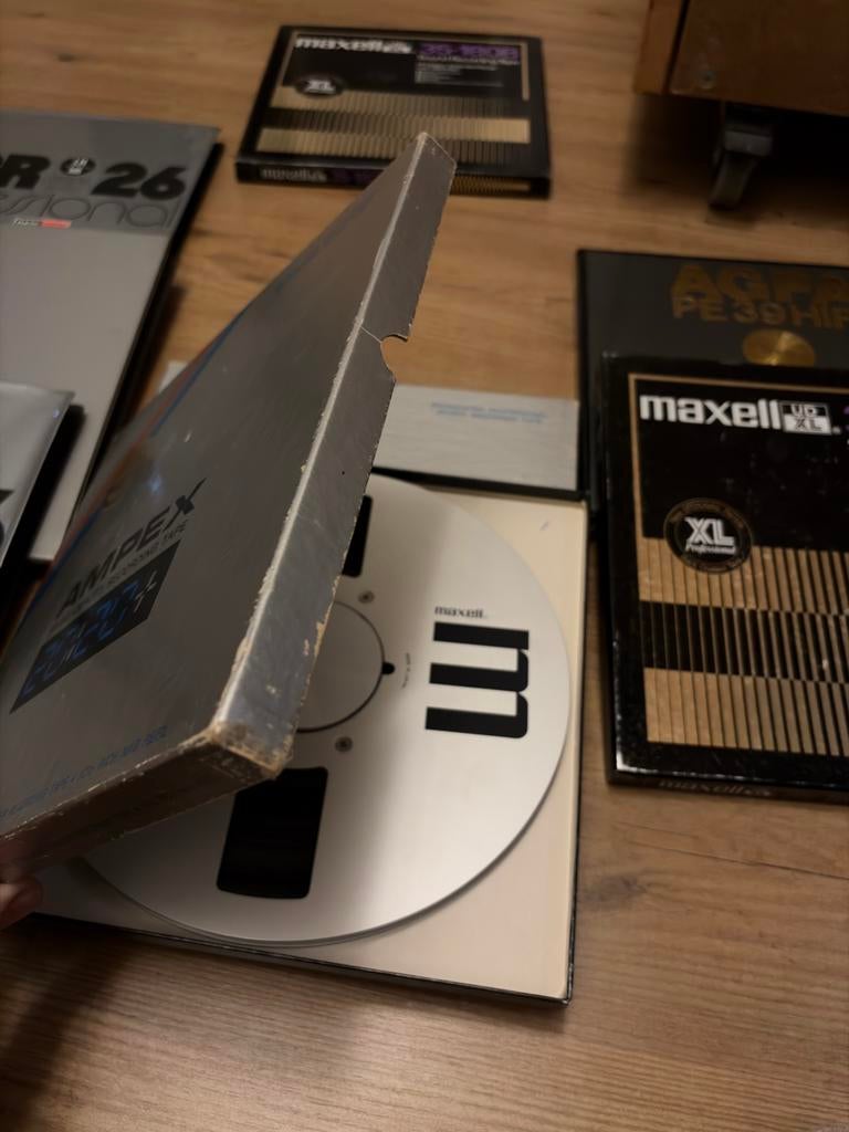 Diverse bandrecorder banden - Maxell, Ampex, AGFA, Audio, Tv en Foto, Bandrecorders, Ophalen of Verzenden, Onderdeel, Met banden