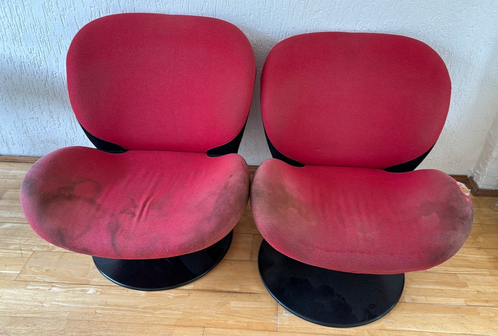 Set van 2 rode Ostrea stoelen, Ophalen, Gebruikt, Twee, Stof