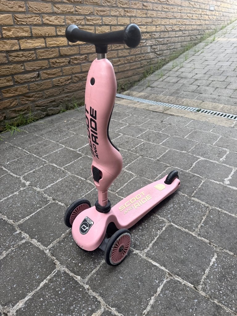 Step en loopfiets scoot and ride roze, Fietsen en Brommers, Steps, Ophalen, Gebruikt, Gewone step, Scoot and Ride