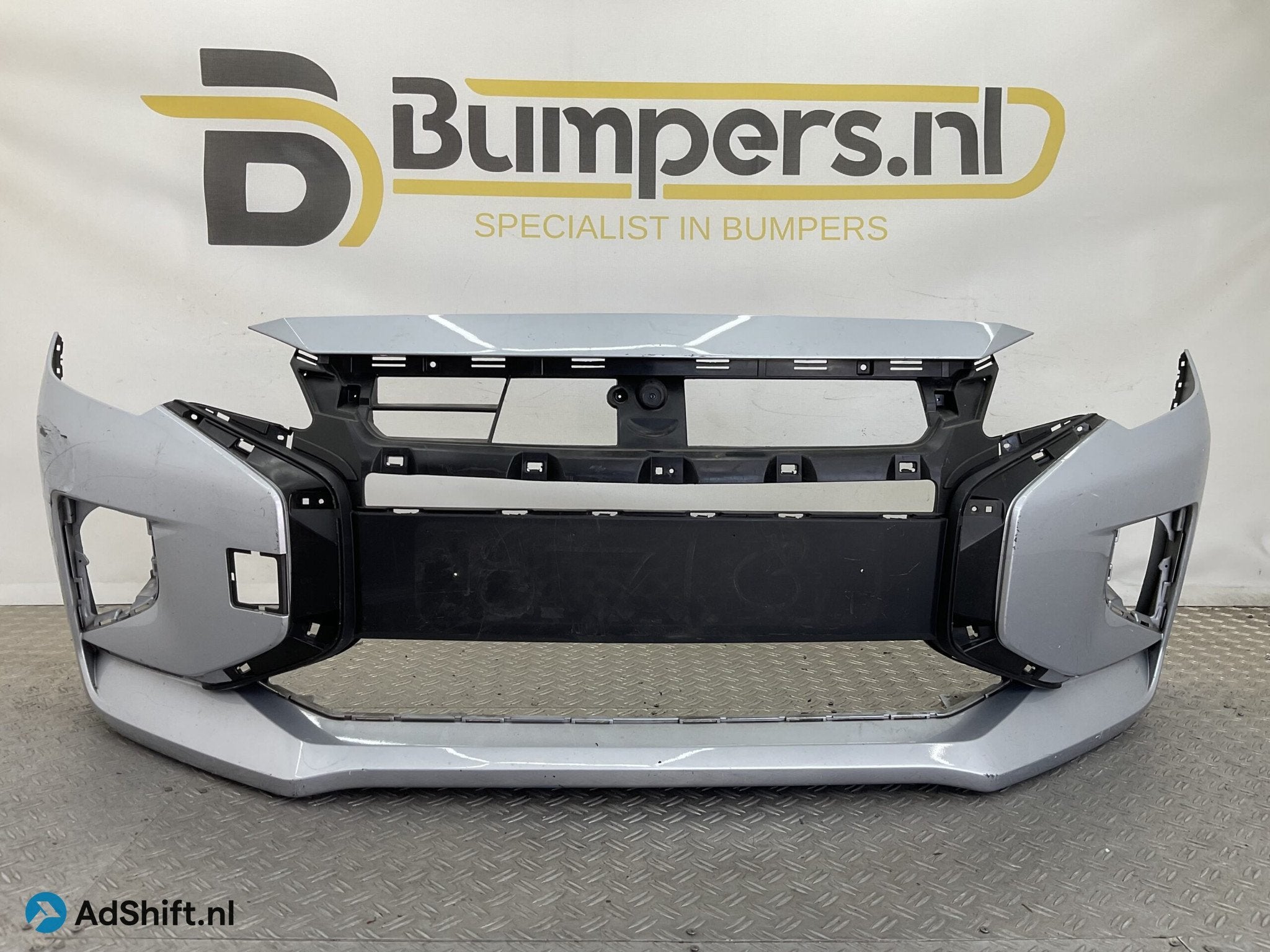 Bumper Mitsubishi Spacestar 3 III 20-23 6400J973zz Voorbumpe, Auto-onderdelen, Bumper