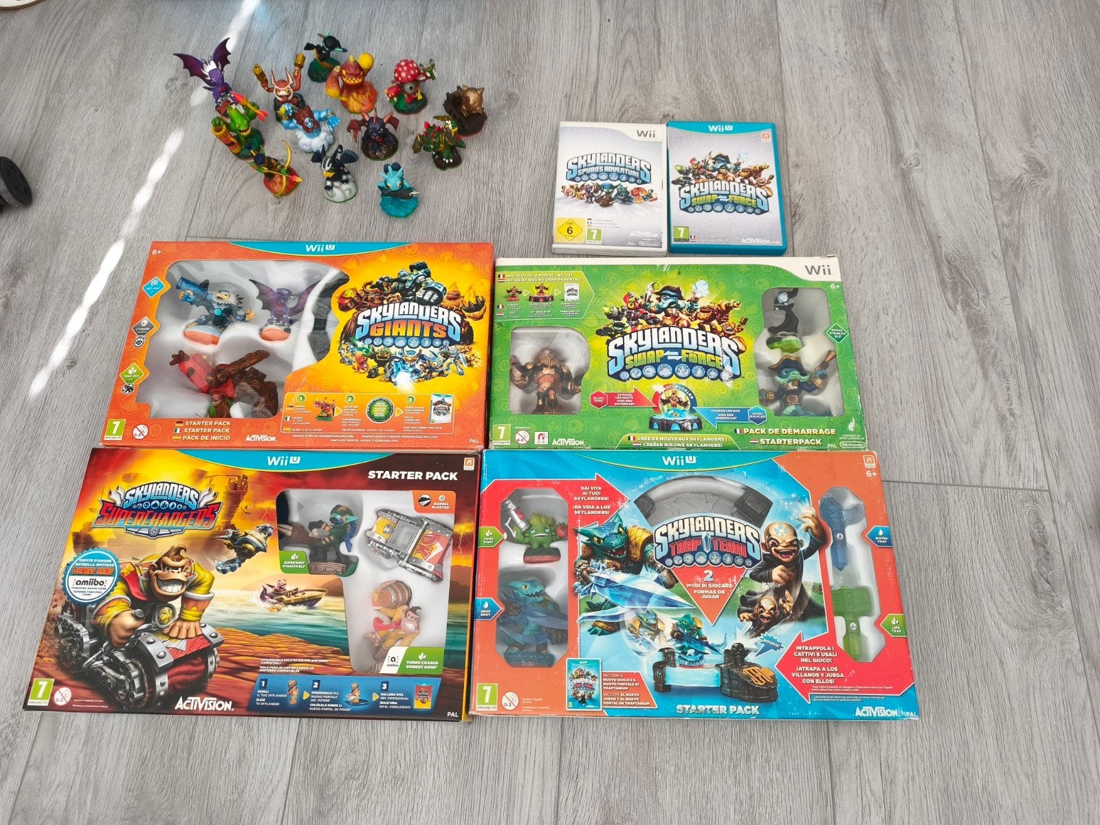 Nintendo Wii U Skylanders Bundel met Console en Figuren, Spelcomputers en Games, Games | Nintendo Wii U, Gebruikt, 2 spelers, Eén computer