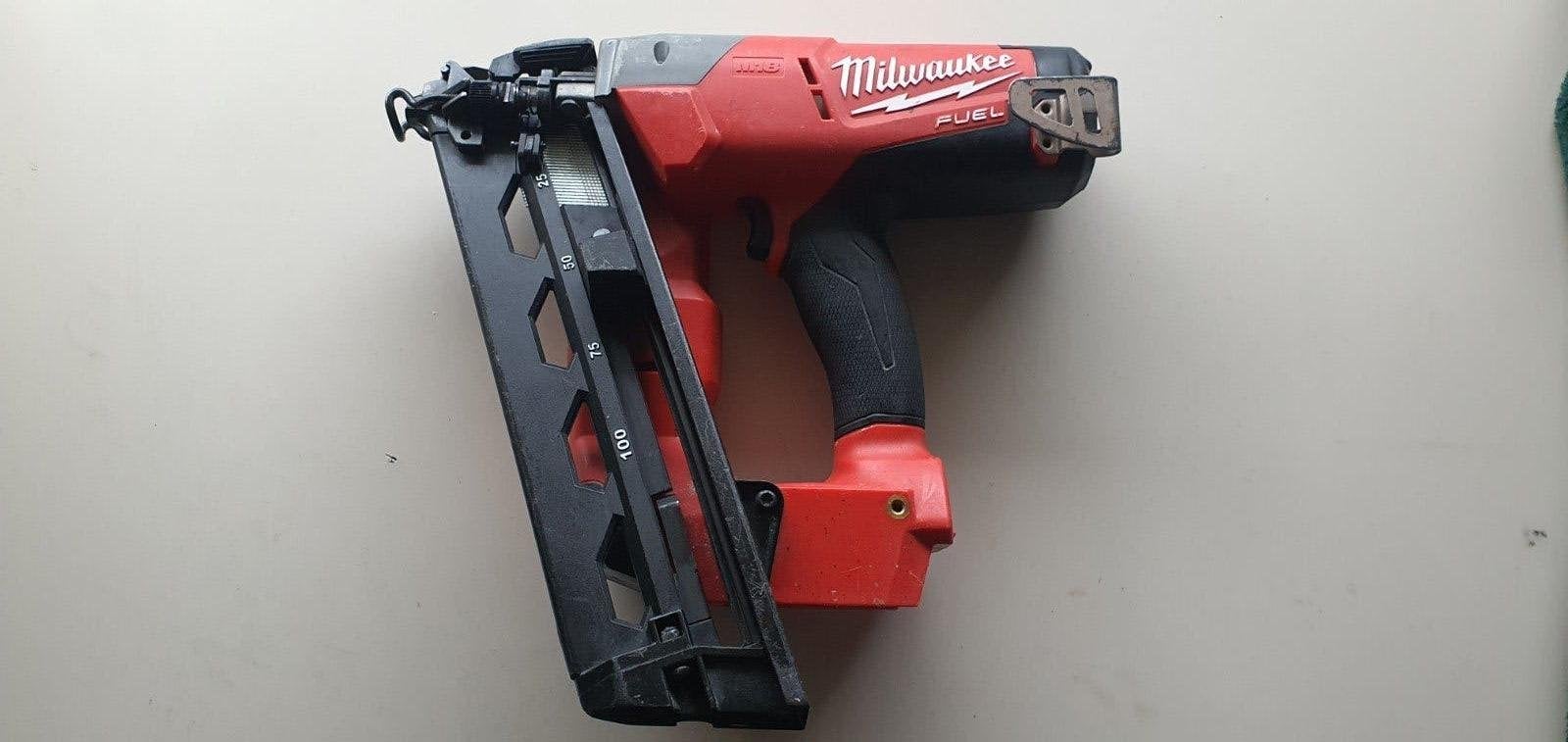 Milwaukee M18 FN16GA Tacker (body), Ophalen of Verzenden, Gebruikt