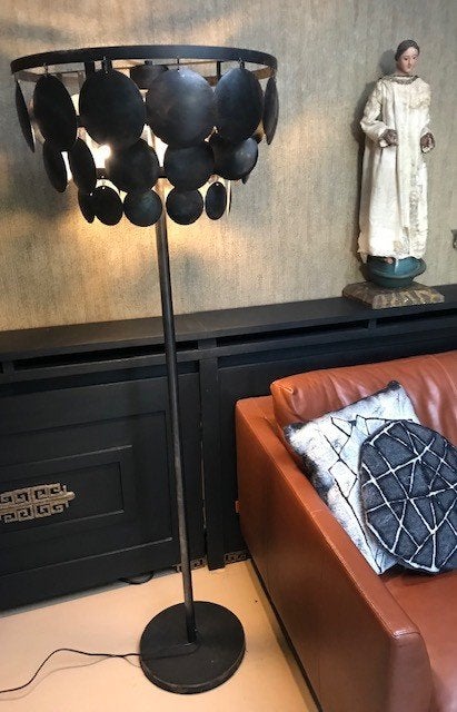 SALE !! Vloerlamp, matzwarte lamp, metalen schijvenlamp,, Ophalen, Nieuw, E27 (groot), Nvt