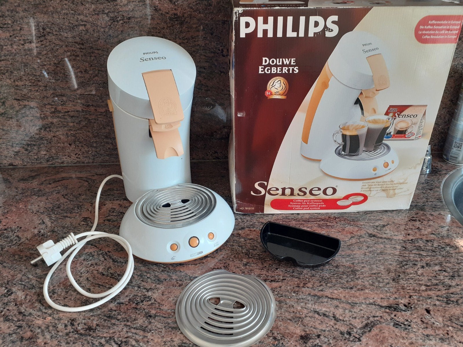 Philips senseo wit + extra lekbak en rooster, Minder dan 1 liter, Ophalen of Verzenden, Zo goed als nieuw, 3 snelheden of meer