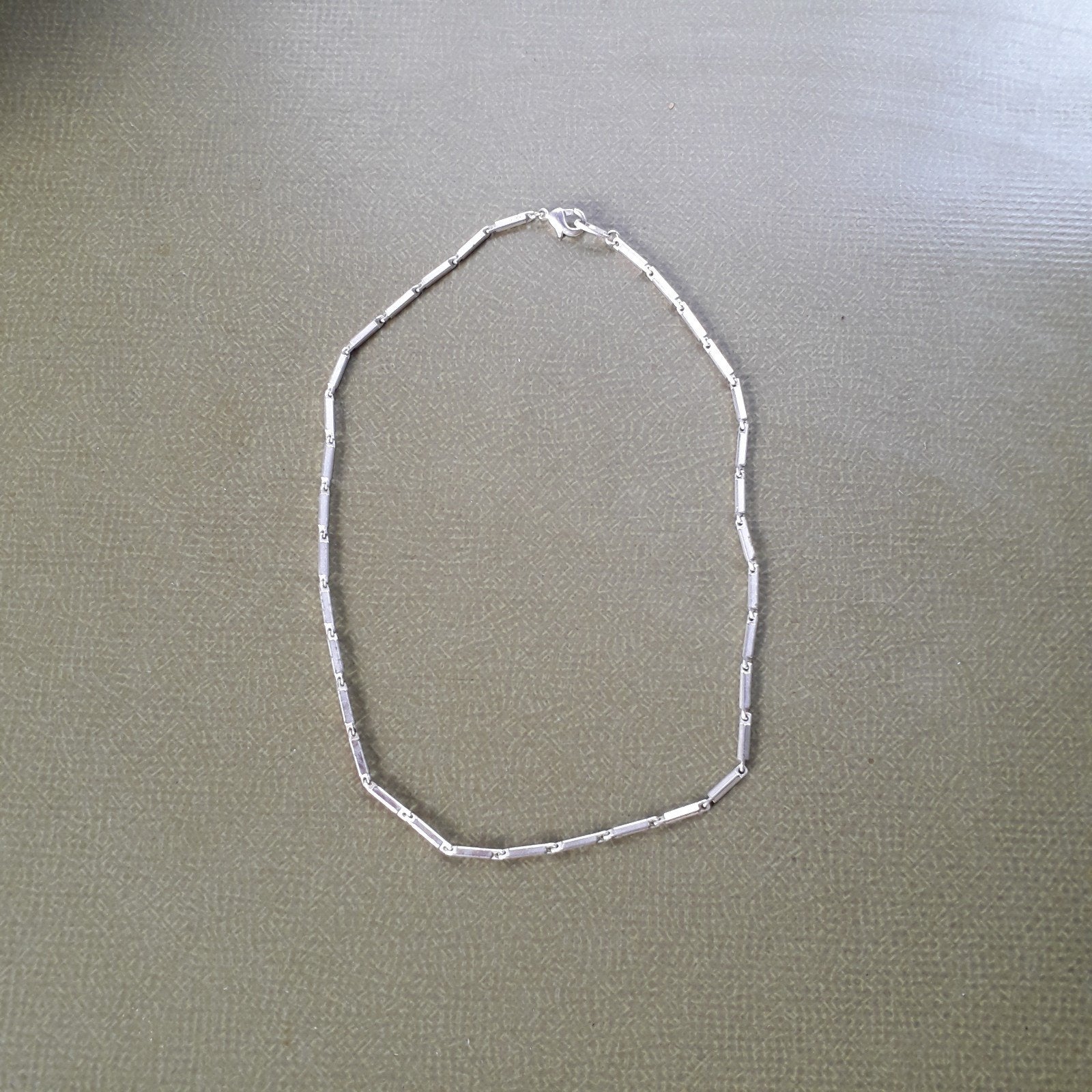 Zilverkleurige staafjes ketting - 40 cm, Ophalen, Gebruikt, Zilver, Overige materialen