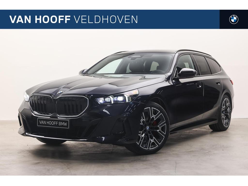 BMW 5 Serie Touring 520i M Sport Automaat / Panoramadak / Tr, Automaat, 1998 cc, Achterwielaandrijving, Zwart