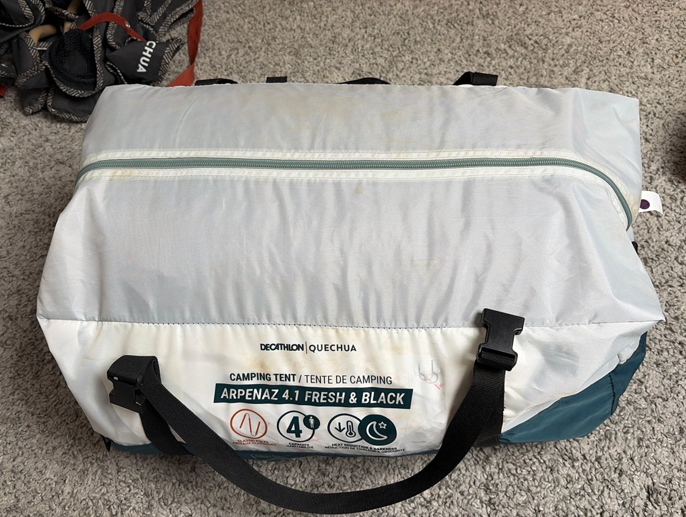 Quechua Arpenaz 4.1 fresh & black tent, Caravans en Kamperen, Ophalen of Verzenden, Zo goed als nieuw, Tot en met 4