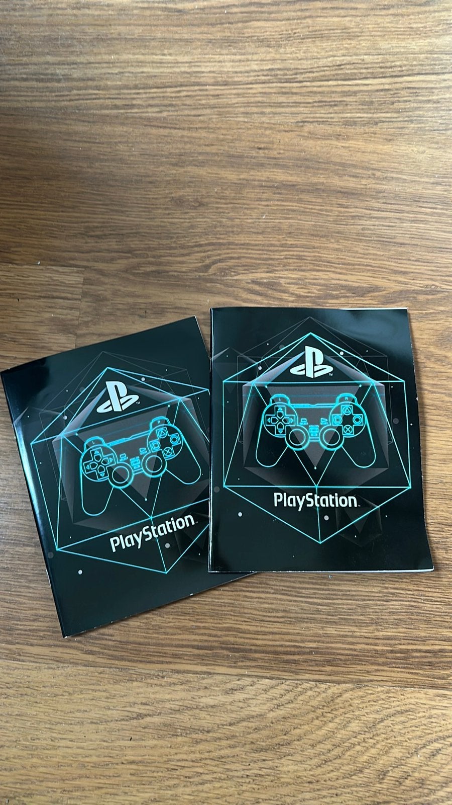 PlayStation Schriften set, Ophalen of Verzenden, Zo goed als nieuw