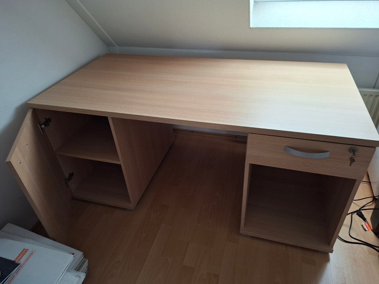 Bureau met opbergruimte en lade, licht houtkleur, Ophalen, Met lades, Gebruikt, Spaanplaat of MDF
