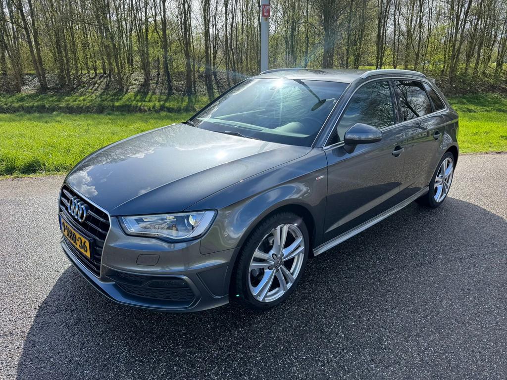 Audi A3 1.4TFSI 3X S Line G-tron S-Tron Nap|Automaat|Navi, Auto's, Audi, 4 cilinders, Leder en Stof, Origineel Nederlands, Grijs
