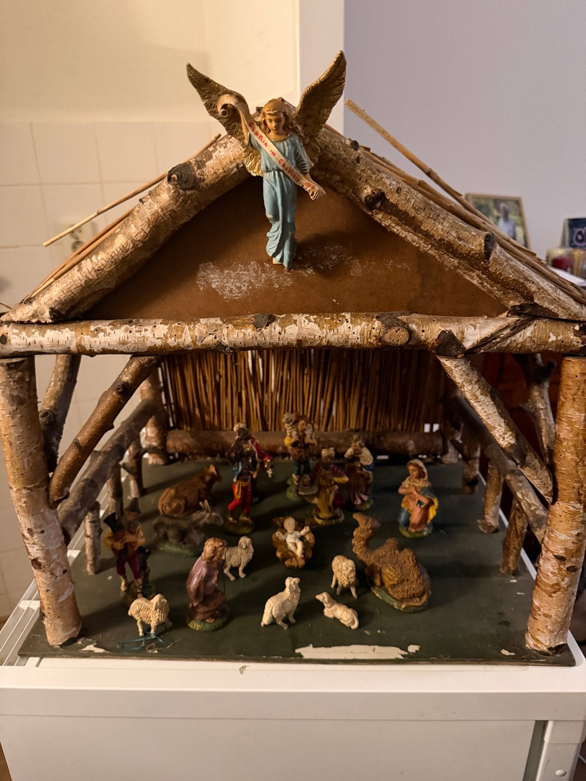 Handgemaakte kerststal met beeldjes, Ophalen, Gebruikt