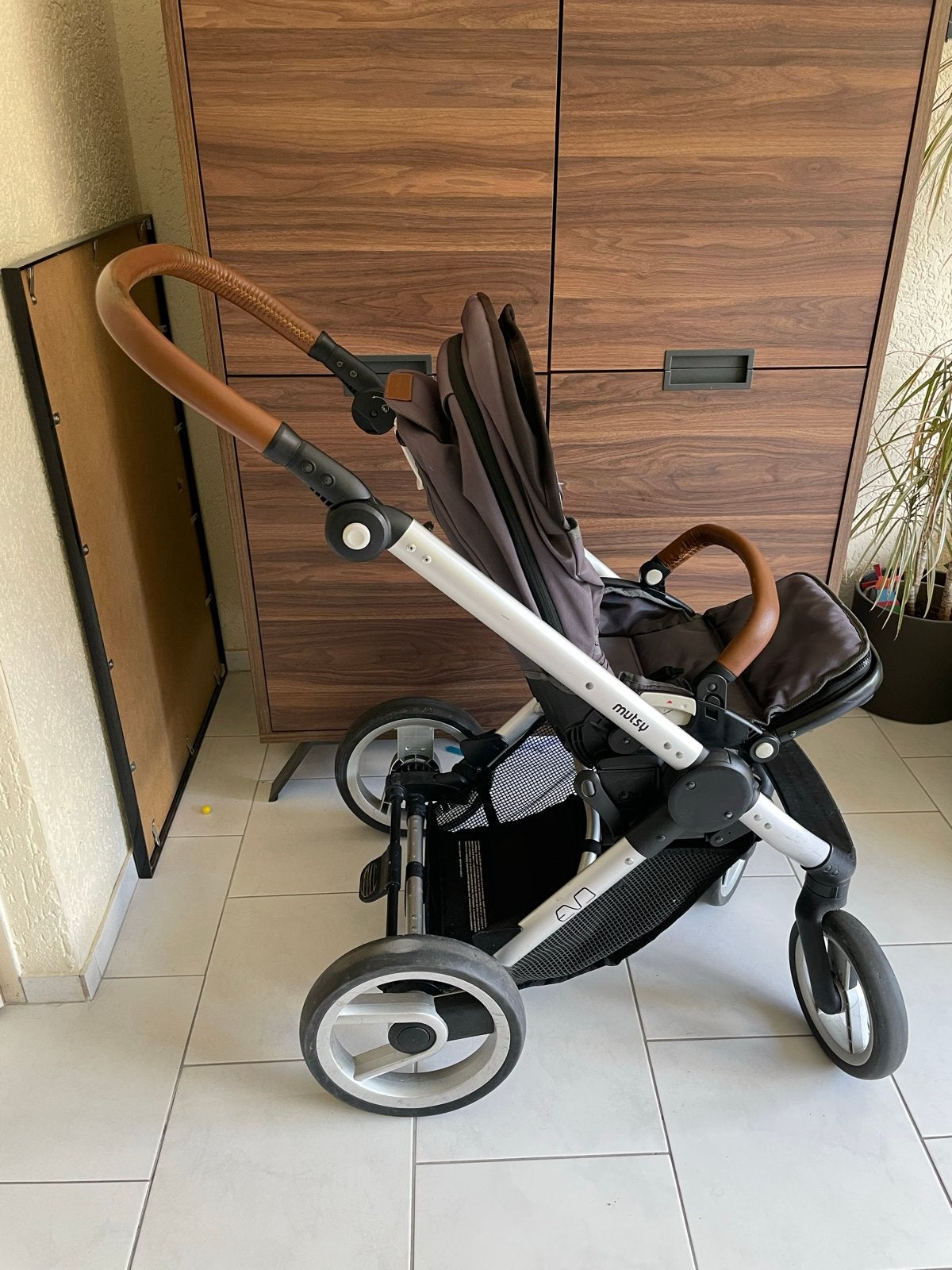 Mutsy EVO kinderwagen met reiswieg en zitje, Ophalen, Gebruikt, Combiwagen, Met reiswieg