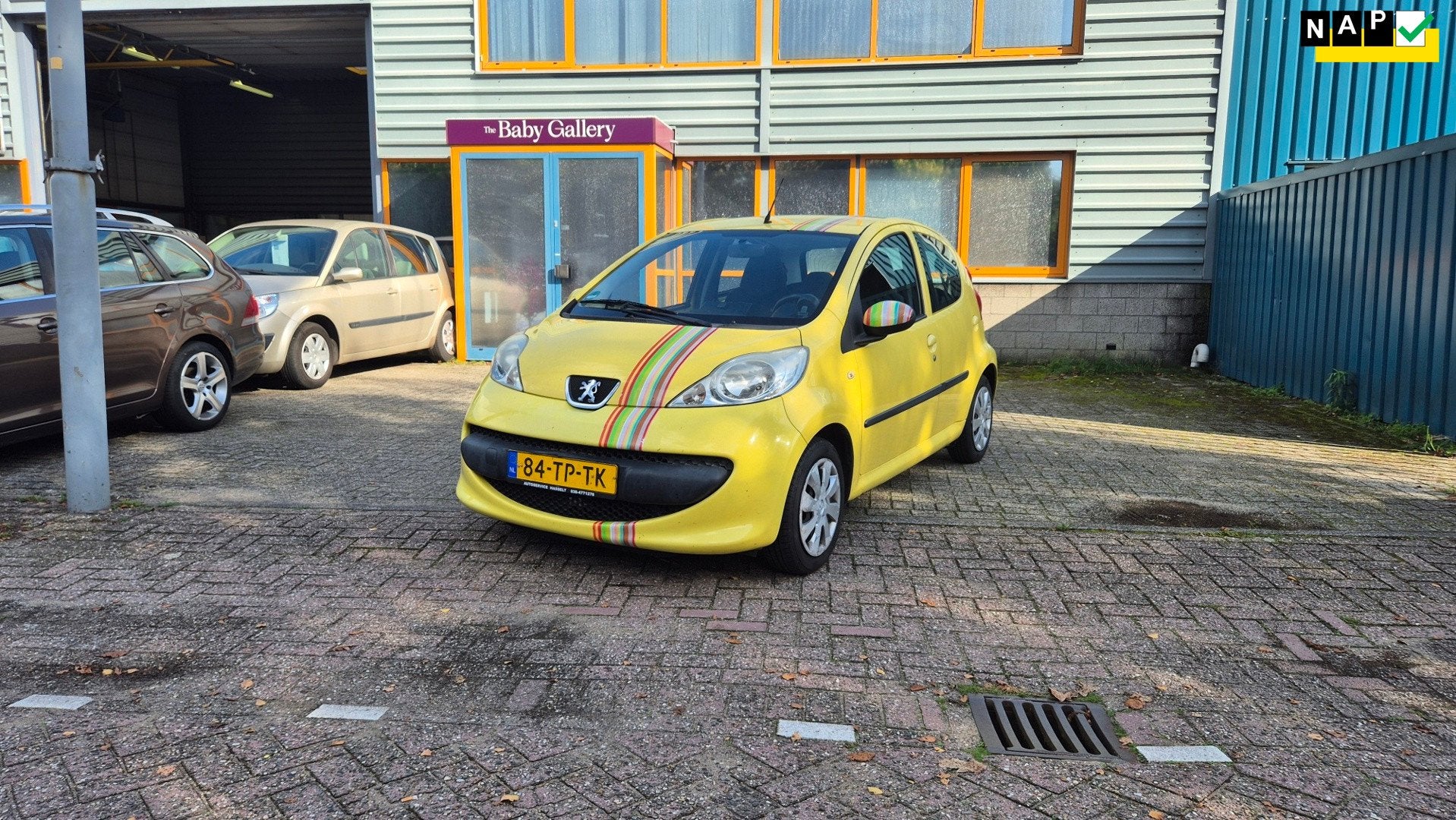 Peugeot 107 1.0-12V XS AUTOMAAT Apk tot 7-5-2027 5Deurs, Auto's, Dealer onderhouden, Gebruikt, Elektrische ramen, 4 stoelen