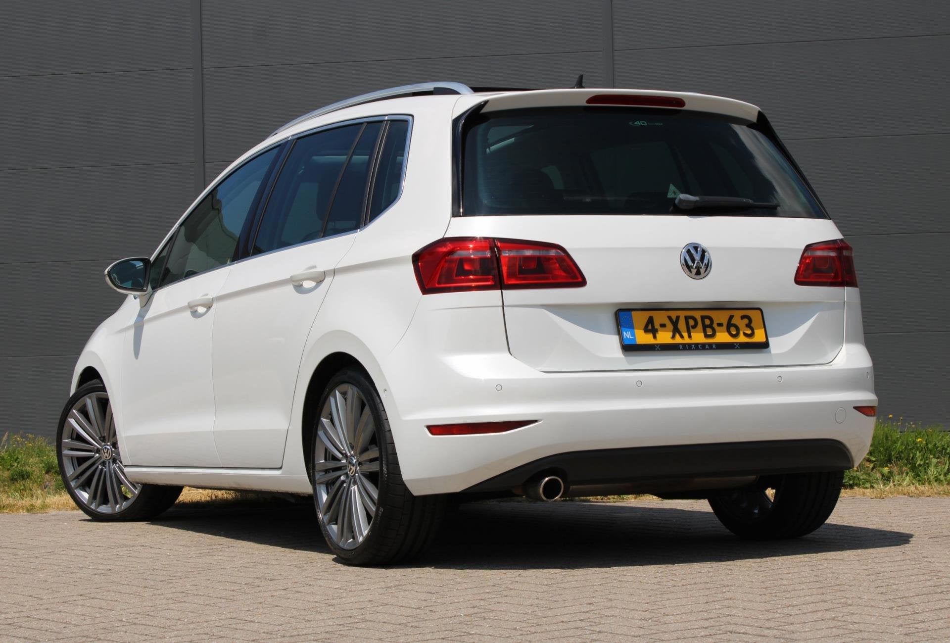 Volkswagen Golf Sportsvan 1.2 TSI Highline DSG Panodak Leder, Gebruikt, 4 cilinders, Wit, Bedrijf