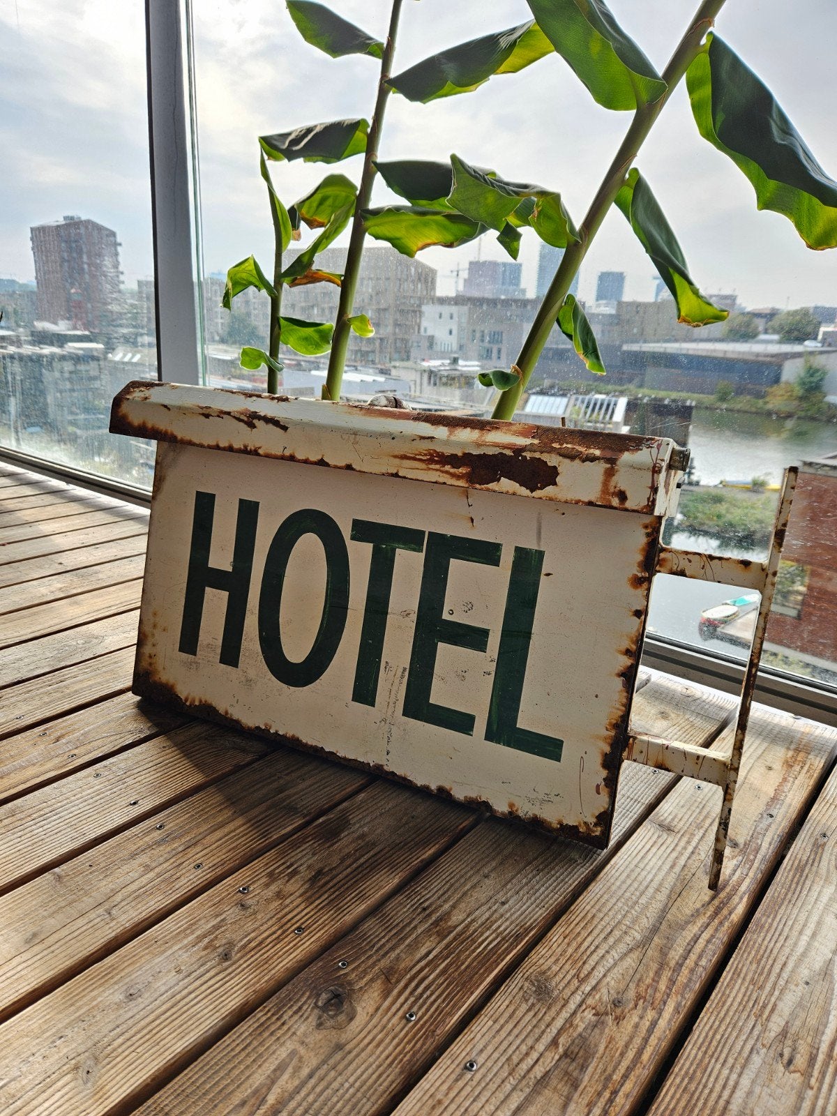 antiek hotel uithangbord, Antiek en Kunst, Ophalen