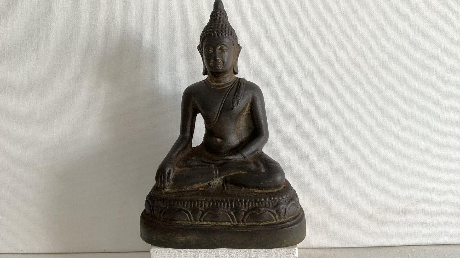Bronzen boeddha., Huis en Inrichting, Woonaccessoires | Boeddhabeelden, Ophalen of Verzenden, Zo goed als nieuw