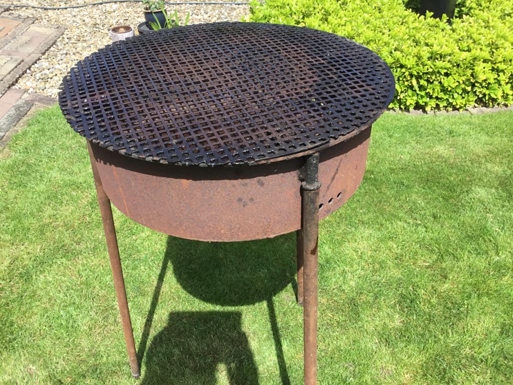 IJZEREN barbecue op 3 afneembare poten, Ophalen of Verzenden, Gebruikt