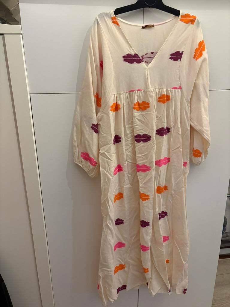 Ibiza jurk One Size, Kleding | Dames, Jurken, Ophalen of Verzenden, Nieuw, Maat 38/40 (M), Onder de knie