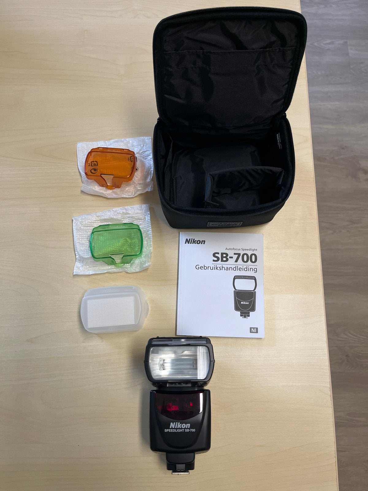 Nikon Speedlight SB-700 flitser met accessoires, Diffuser, Externe flitser, Ophalen of Verzenden, Zo goed als nieuw