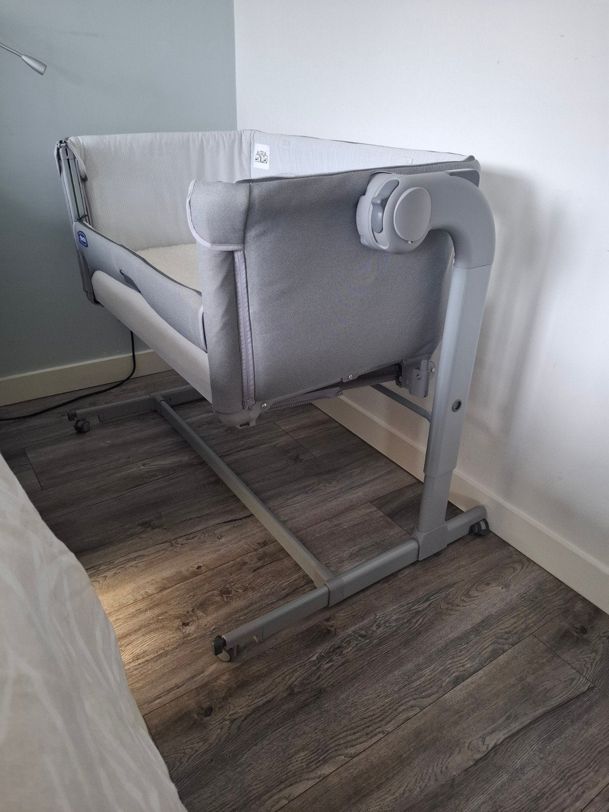 Chicco Next2Me Magic Cosleeper met 2 hoeslakens, Ophalen, Verstelbaar, 190 cm of minder, Zo goed als nieuw