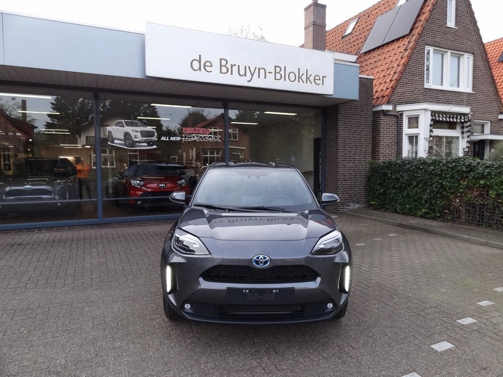 Toyota Yaris Cross 1.5 Hybrid 130 Dynamic + Comfort Pack dod, Stof, Gebruikt, 24 maanden, 1490 cc