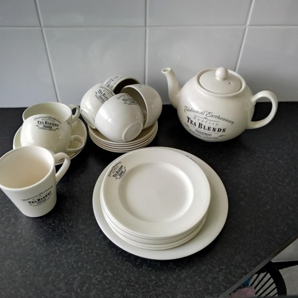 Johnson brothers  pickwick  theeset,borden,mokken enz, Ophalen of Verzenden, Zo goed als nieuw, Bord(en), Overige stijlen