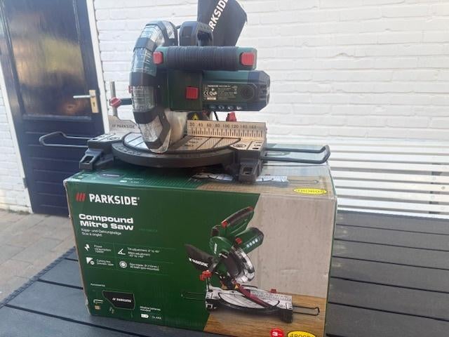 Afkort-en verstekzaag,1500watt, Ophalen of Verzenden, Zo goed als nieuw, Afkortzaag, 30 tot 70 mm