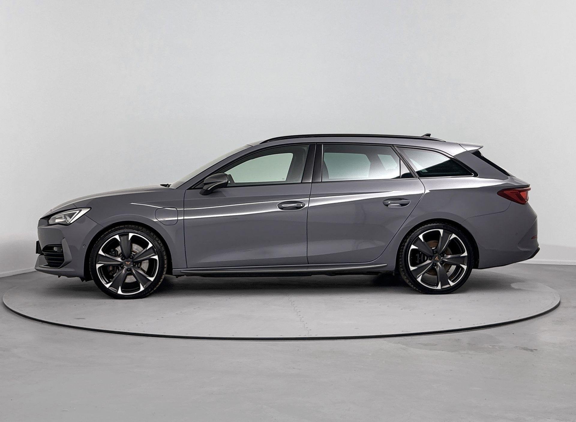CUPRA Leon Sportstourer 1.4 e-Hybrid VZ Adrenaline | 86,5% S, Auto's, 12 maanden, Stof, Gebruikt, 4 cilinders