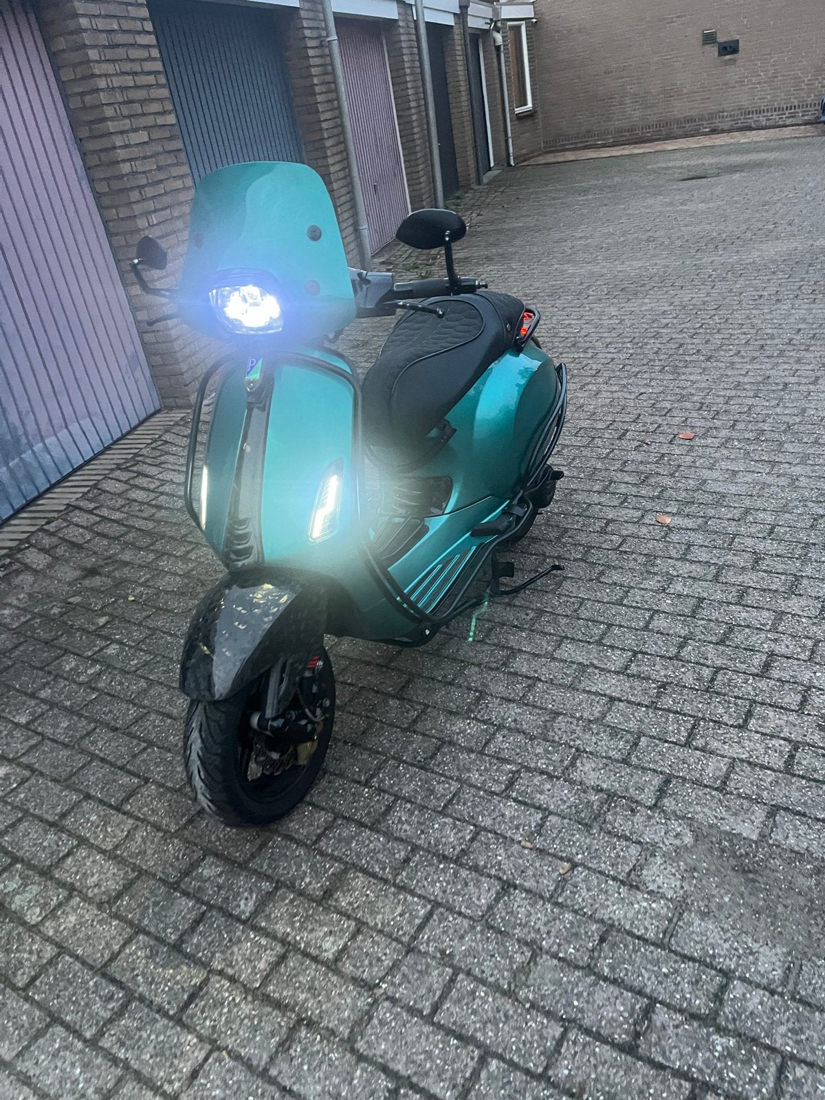 Vespa Sprint Custom - Unieke Groene Scooter, Ophalen, Gebruikt, Maximaal 45 km/u, Overige modellen