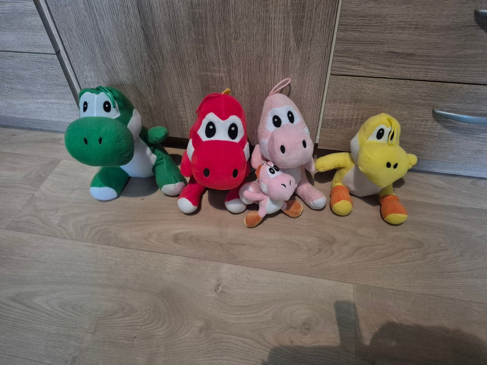 4 super mario bros yoshi knuffels + sleutelhanger, Ophalen of Verzenden, Zo goed als nieuw, Overige typen