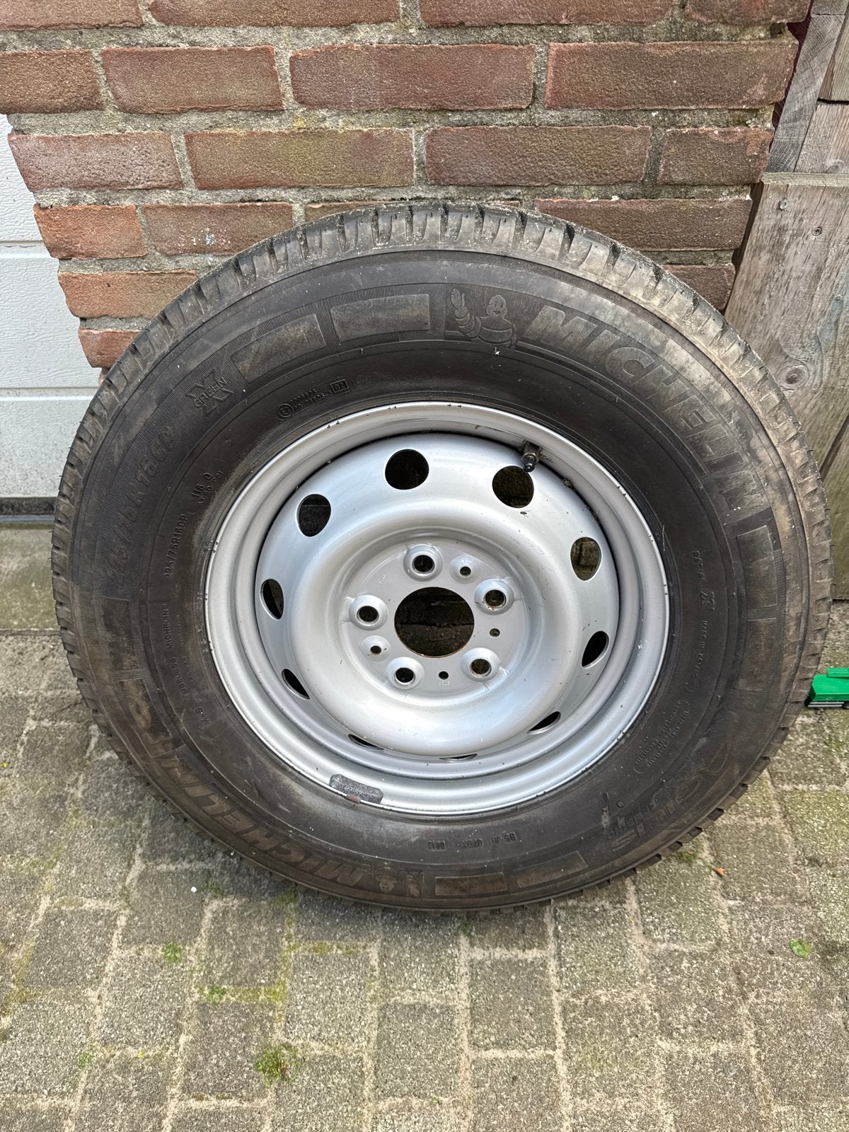 Fiat ducato velg met Michelin 225/75R16CP band op velg, Ophalen, 16 inch, Banden en Velgen, All Season
