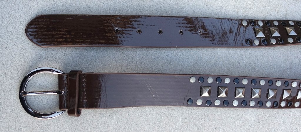 Bruine riem met studs en ronde gesp105 x 3,7 cm - nieuw, Nieuw, Tailleriem, Ophalen of Verzenden, 3 tot 5 cm
