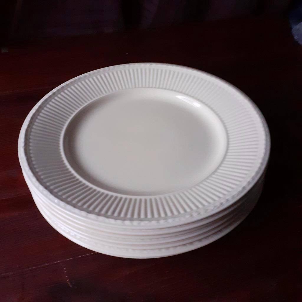 Wedgwood EDME  Ontbijtborden Ø 23 cm in puntgave staat, Klassiek, Ophalen of Verzenden, Zo goed als nieuw, Bord(en)