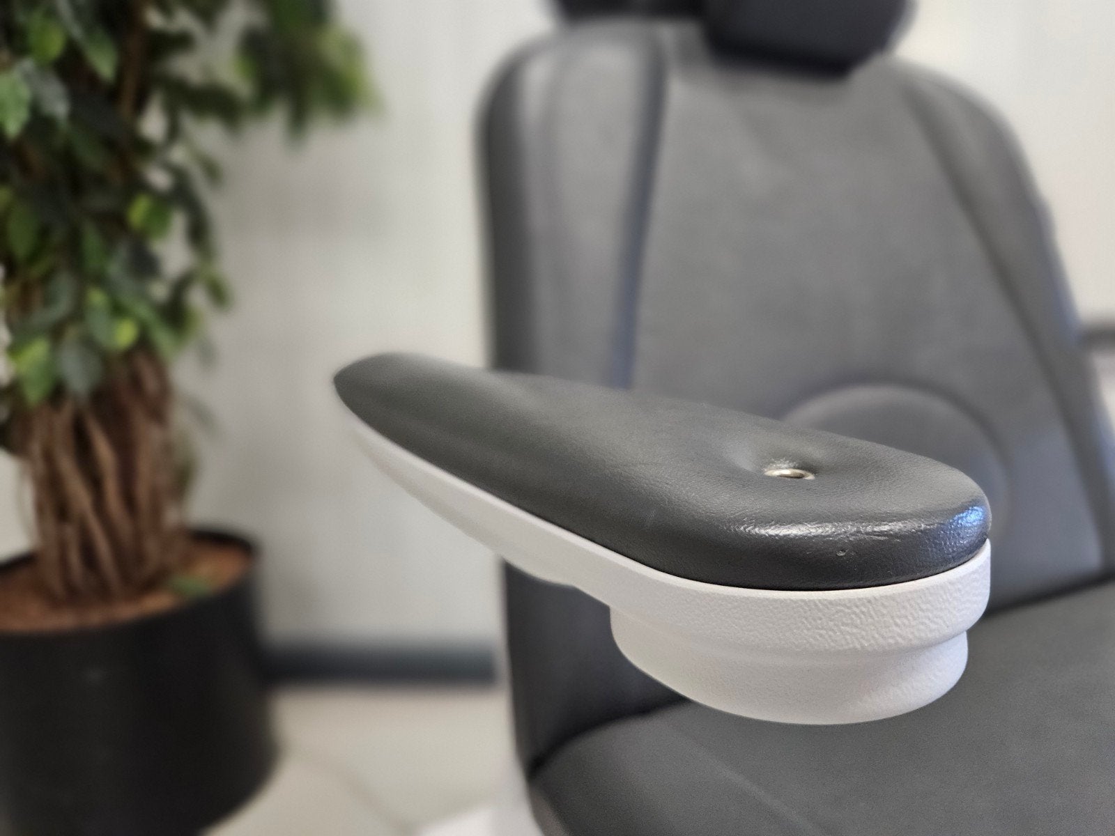 Gharieni pedicure stoel behandelstoel elektrisch nieuwstaat, Ophalen of Verzenden, Zo goed als nieuw, Massagestoel of Kussen