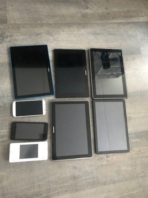 Partij defecte tablets, telefoons en controller onderdelen, Ophalen, Niet werkend