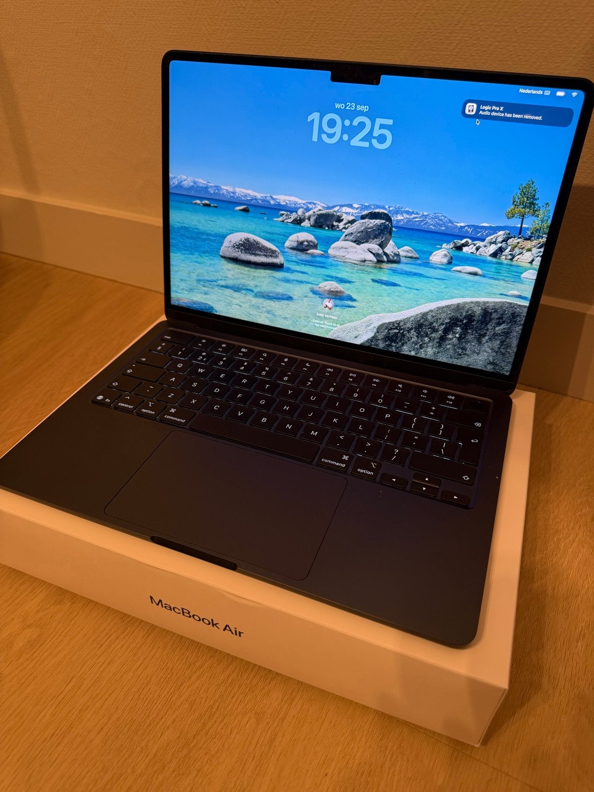 Foto 3 van MacBook Air 13 inch 2025 M4 - 16GB RAM / 256GB SSD